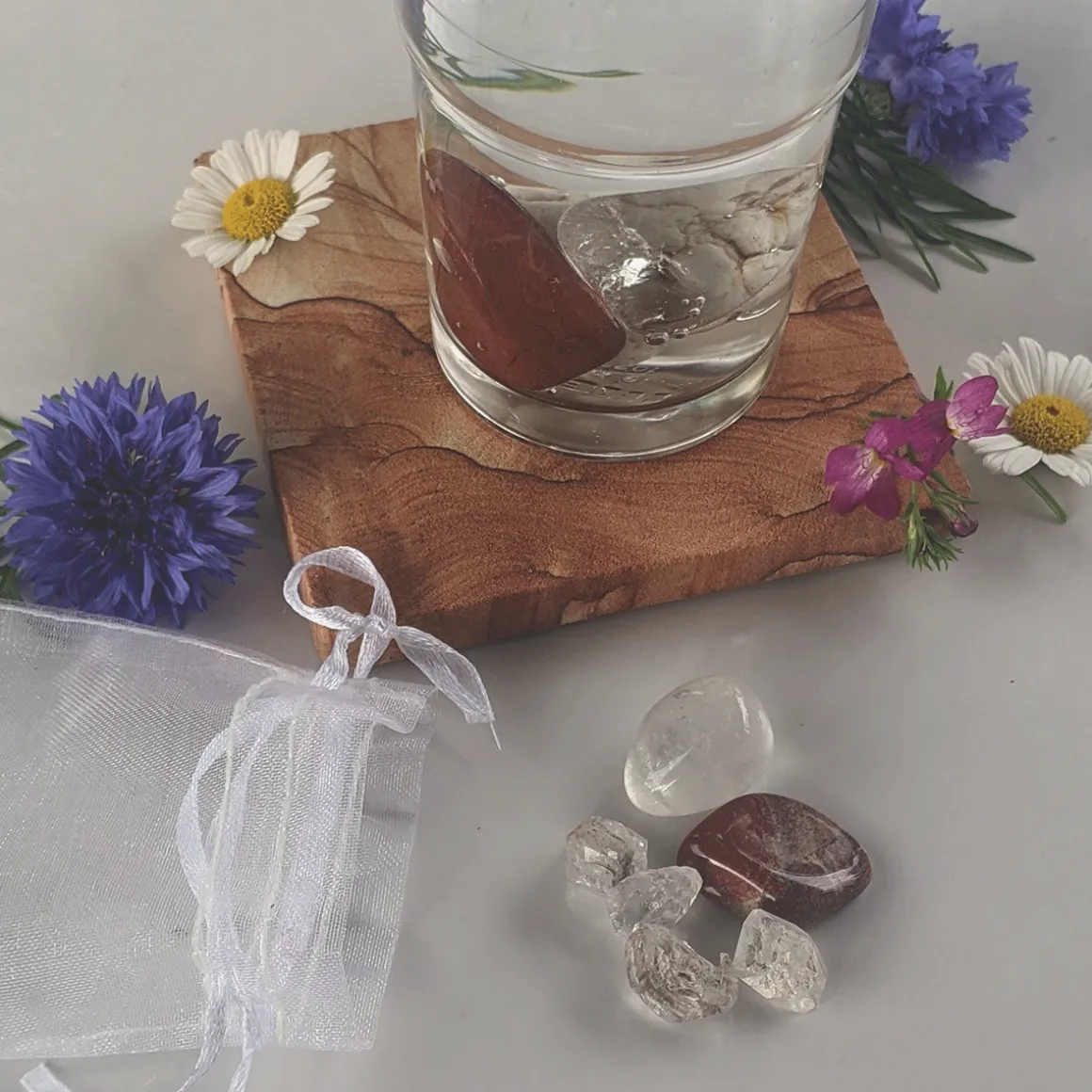 »AquaViva«-Set zur Wasseraufbereitung. Schutzfunktion.