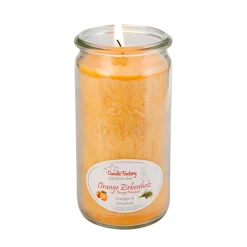 Duftkerze »Orange-Zirbe«.