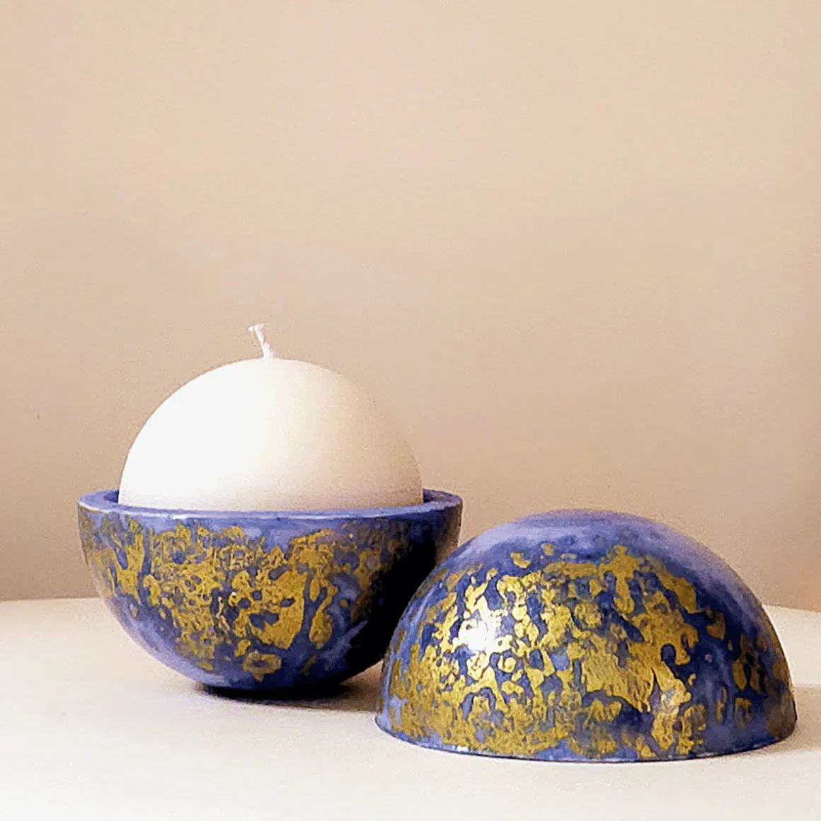 Große Kugel-Duftkerze Lavendel.