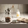 Kaffeemühle mit Drehkurbelmahlwerk.
