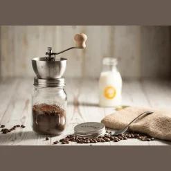 Kaffeemühle mit Drehkurbelmahlwerk.