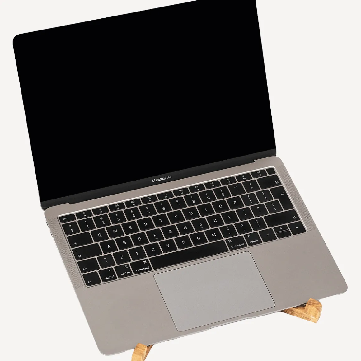 Laptophalter aus Eichenholz.