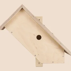 Nistkasten mit Solar-Kamera »Wolkenheim«.