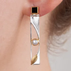 Ohrstecker »Art déco« mit Onyx und Perle.