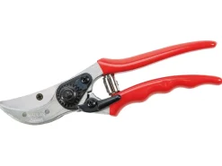 Rote Gartenschere.