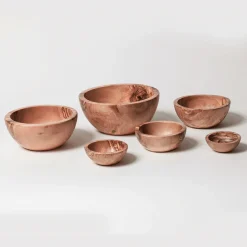 Schalen aus Olivenholz im 6er-Set.